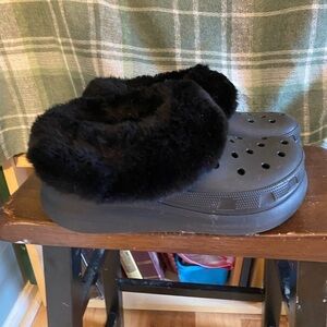Crocs stomp furever crush faux fur lined platform clog womens 10 Mens 8
